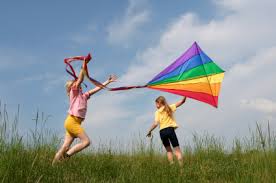 girlsAndKite